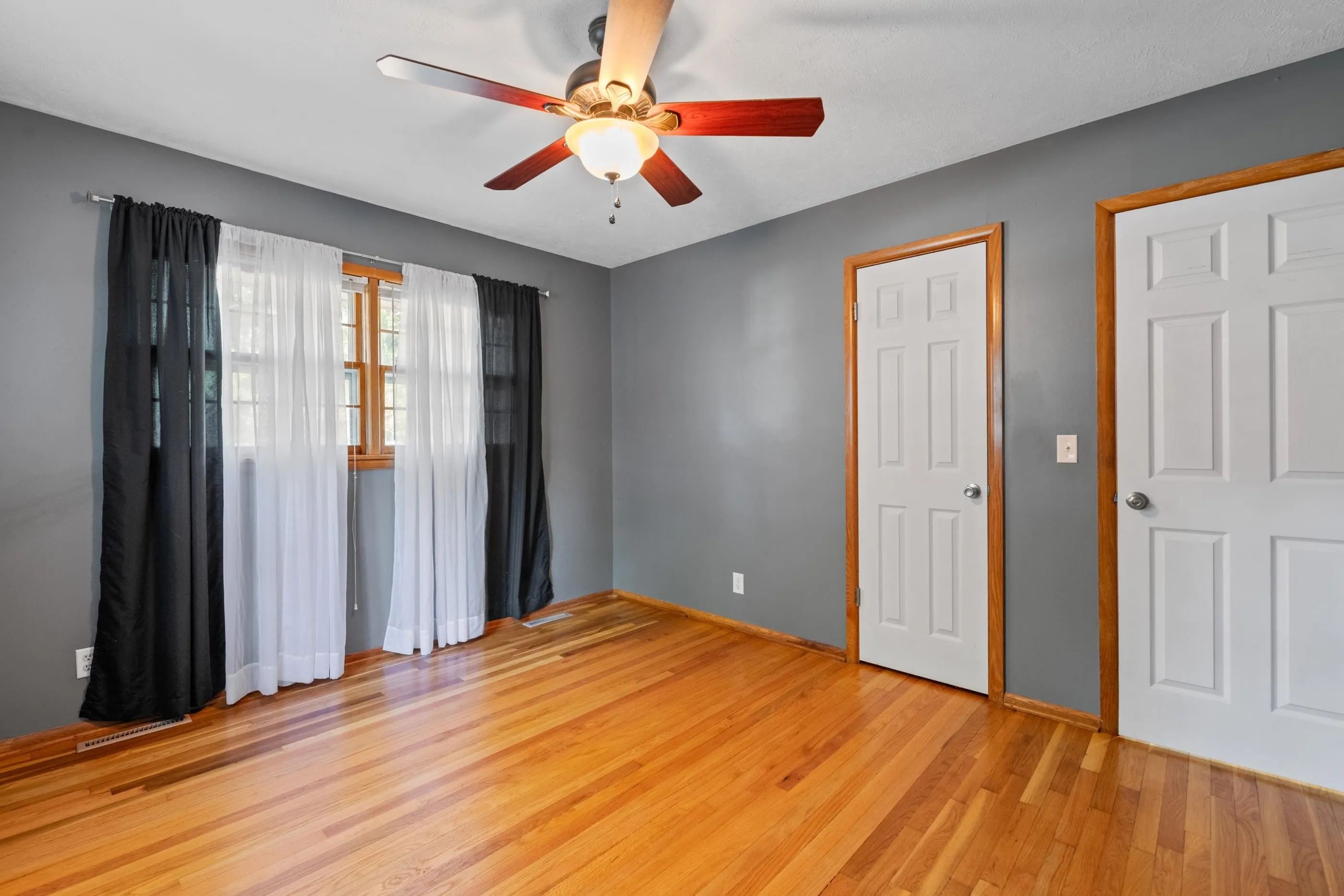 Wichita, Kansas 67216, United States, 2 Bedrooms Bedrooms, ,2 BathroomsBathrooms,Residential,Active,176726