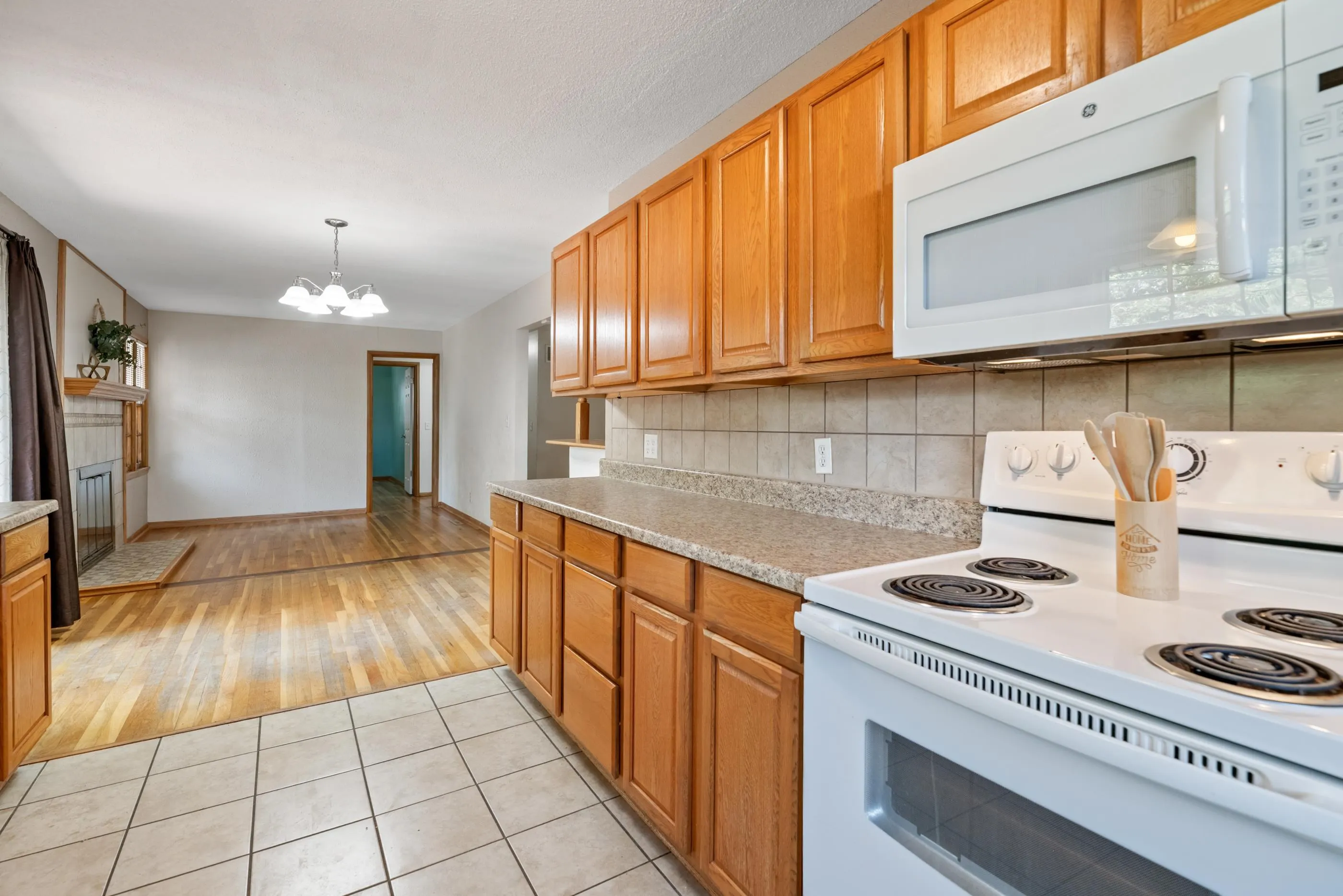 Wichita, Kansas 67216, United States, 2 Bedrooms Bedrooms, ,2 BathroomsBathrooms,Residential,Active,176726