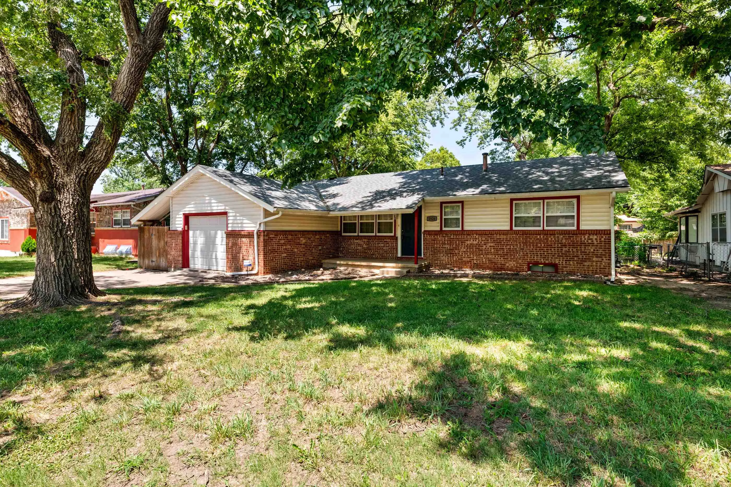 Wichita, Kansas 67216, United States, 2 Bedrooms Bedrooms, ,2 BathroomsBathrooms,Residential,Active,176726