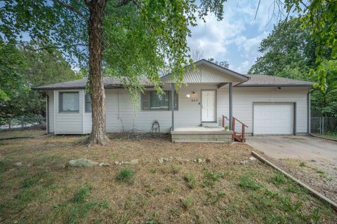Homes For Sale - 927 E 43rd Ave<br/> Sedgwick County, Wichita, KS 67216