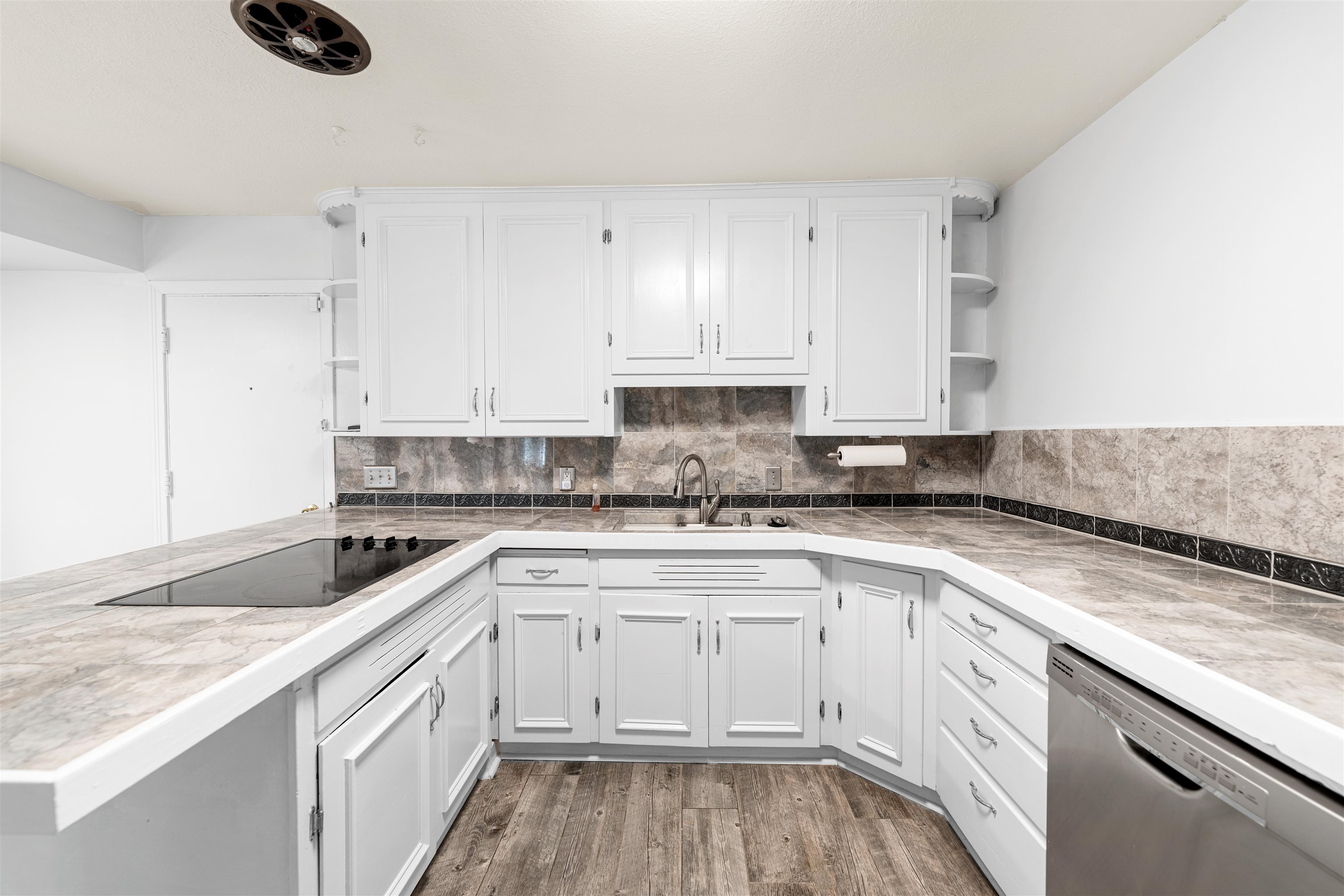 919 Sunrise Dr, Salina, Kansas image 6