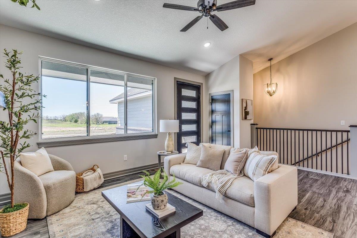 3323 S Linden Ct, Wichita, Virginia image 5