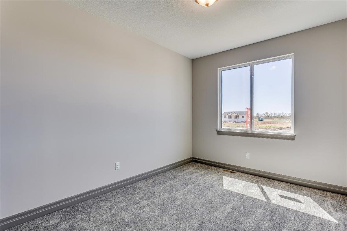 3323 S Linden Ct, Wichita, Virginia image 23