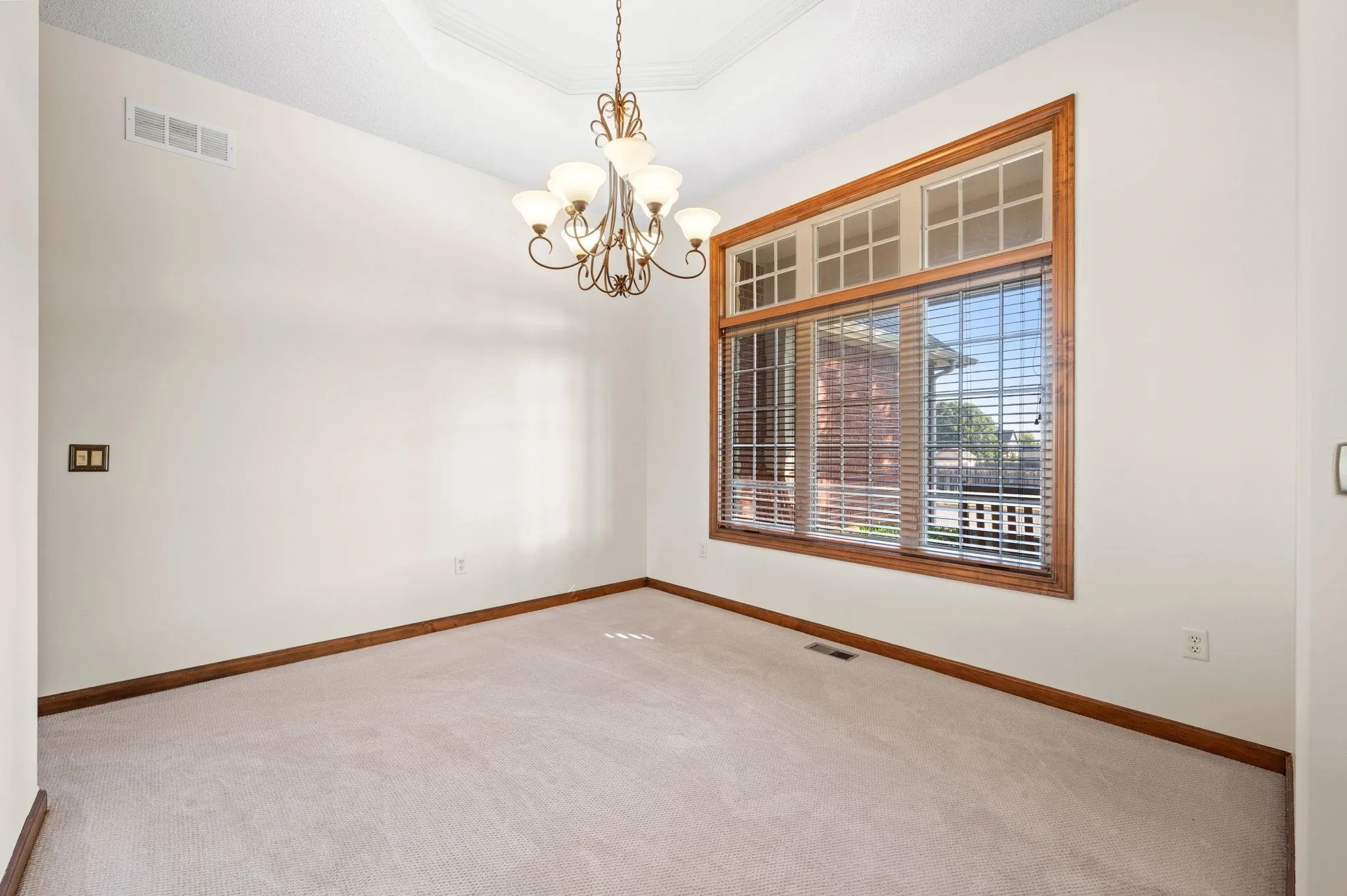 Wichita, Kansas 67235, United States, 5 Bedrooms Bedrooms, ,3 BathroomsBathrooms,Residential,Active,192621