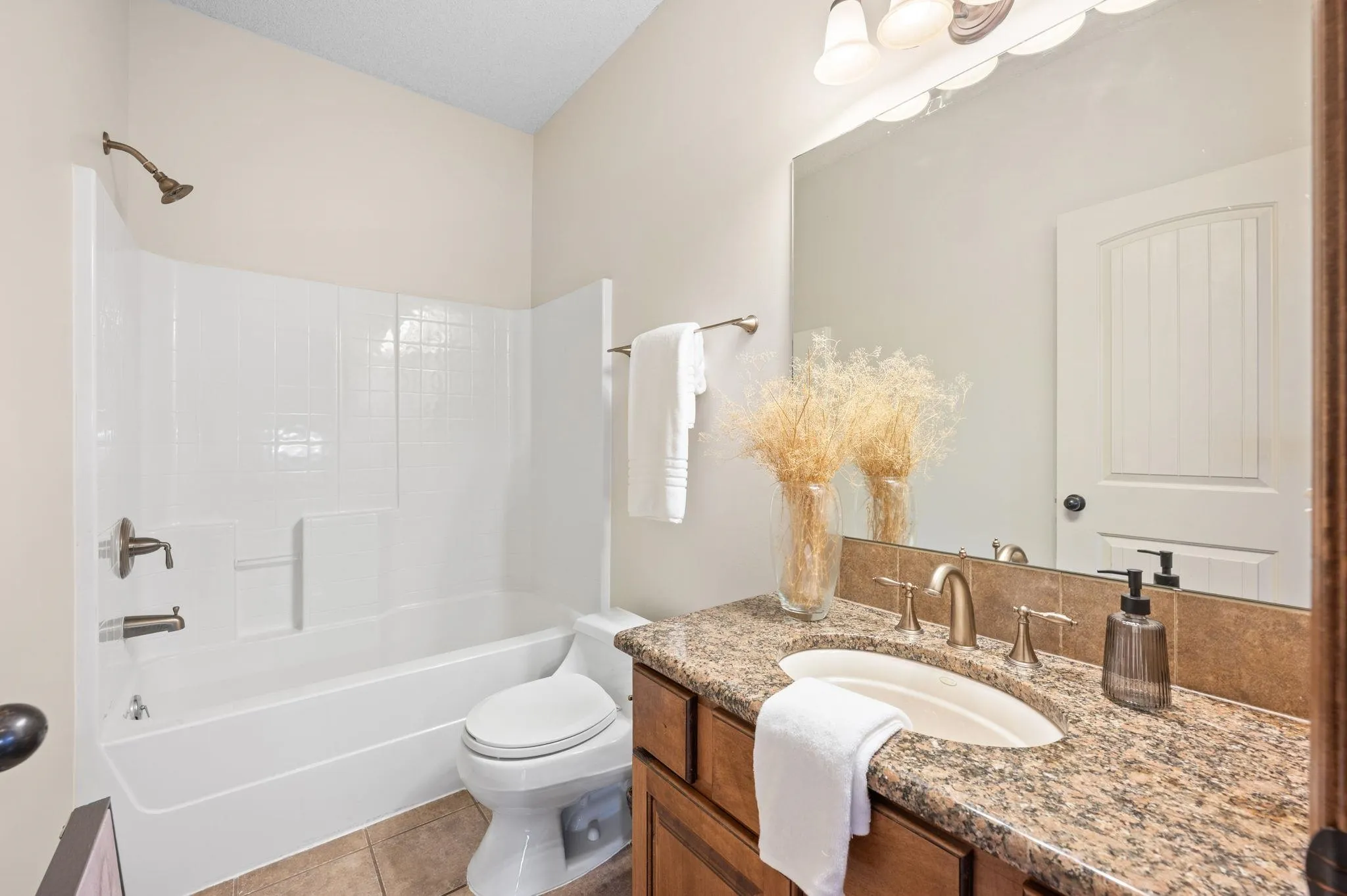 Wichita, Kansas 67235, United States, 5 Bedrooms Bedrooms, ,3 BathroomsBathrooms,Residential,Active,192621