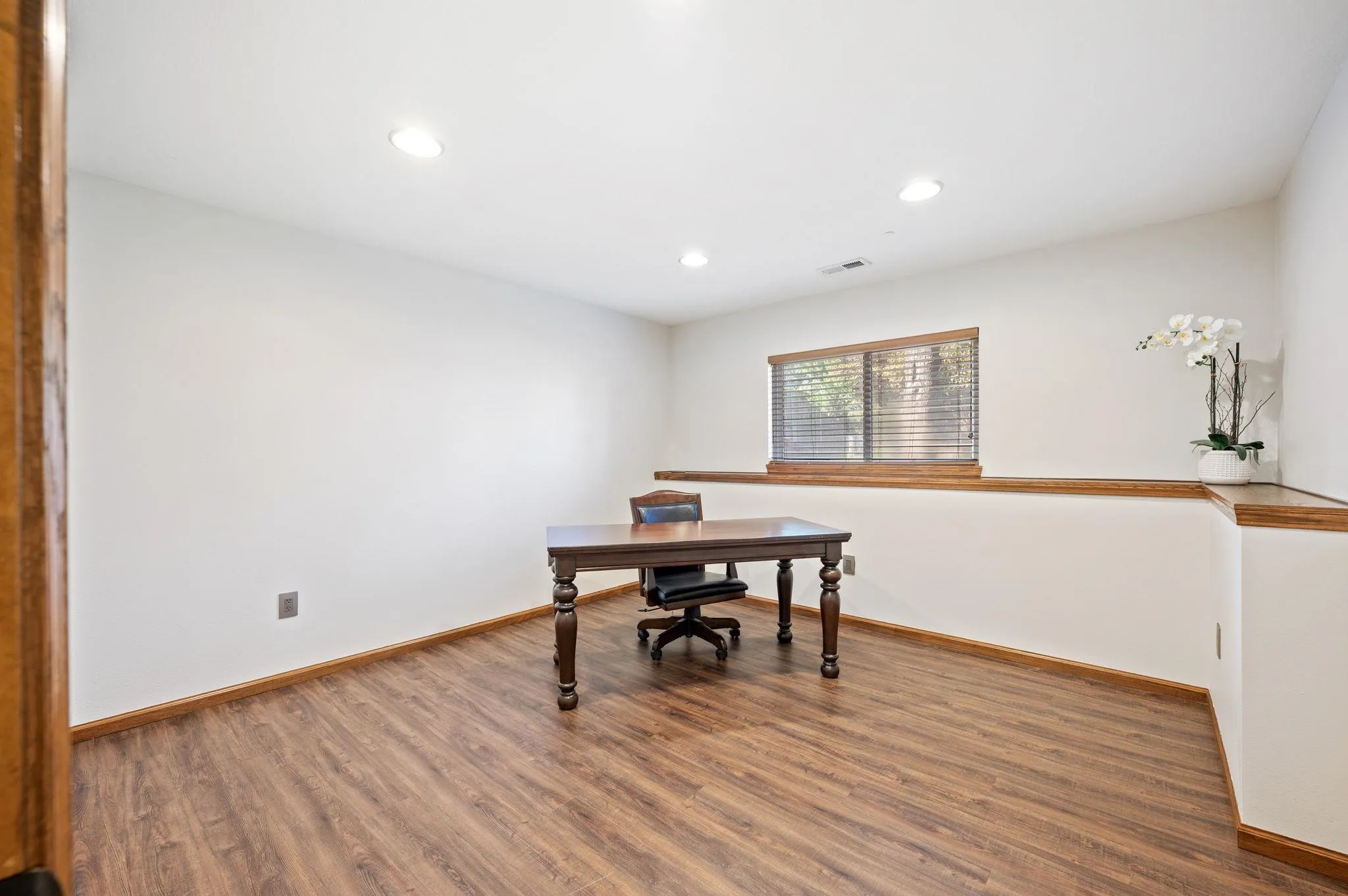 Wichita, Kansas 67235, United States, 5 Bedrooms Bedrooms, ,3 BathroomsBathrooms,Residential,Active,192621