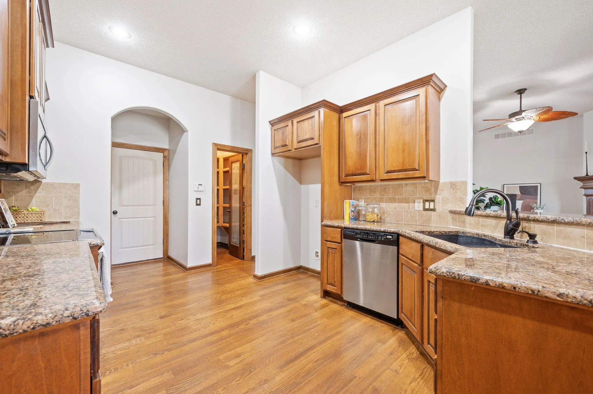 Wichita, Kansas 67235, United States, 5 Bedrooms Bedrooms, ,3 BathroomsBathrooms,Residential,Active,192621