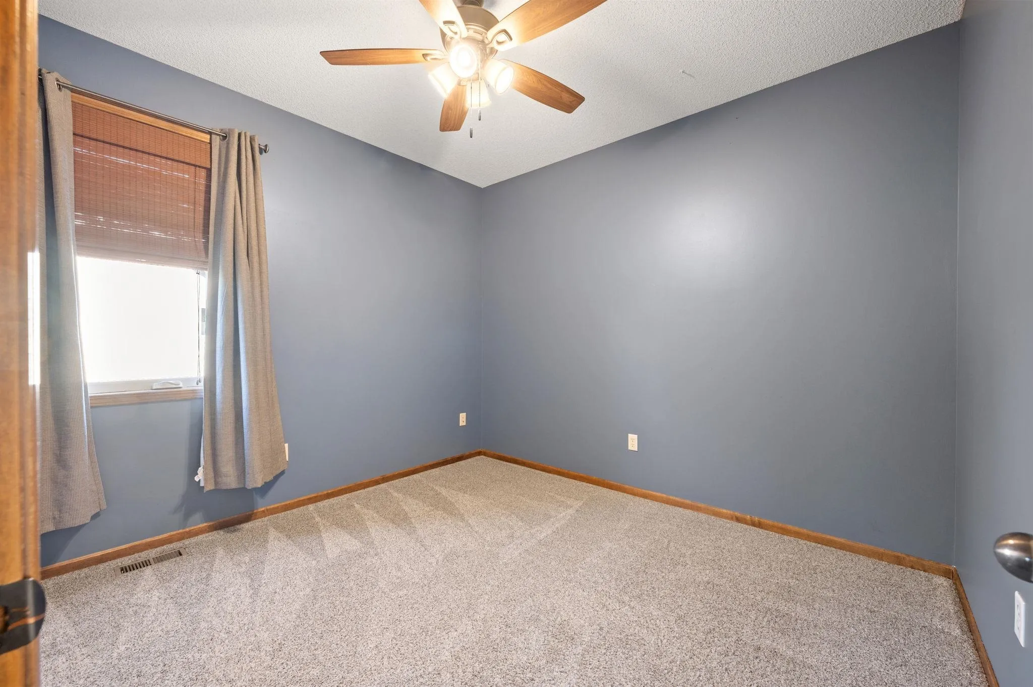 Wichita, Kansas 67235, United States, 5 Bedrooms Bedrooms, ,3 BathroomsBathrooms,Residential,Active,192621