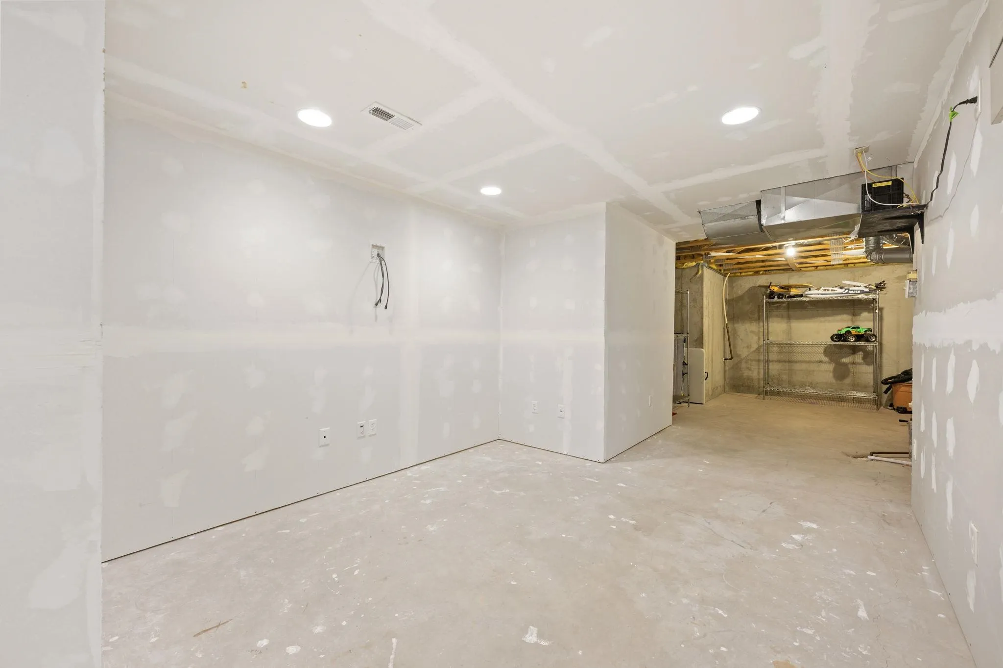 Wichita, Kansas 67235, United States, 5 Bedrooms Bedrooms, ,3 BathroomsBathrooms,Residential,Active,192621