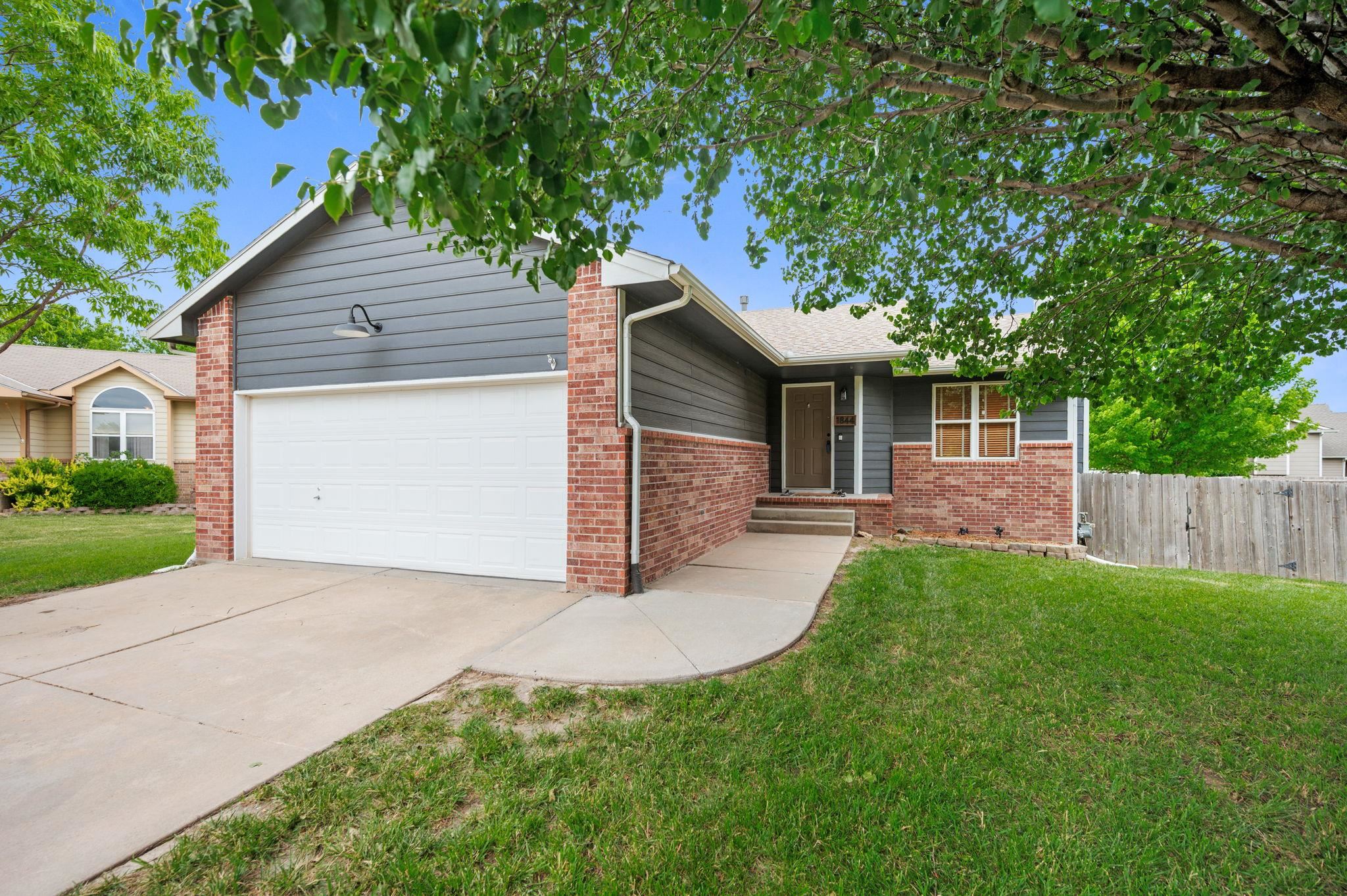 1844 N Honeysuckle Cir, Andover, Kansas image 6