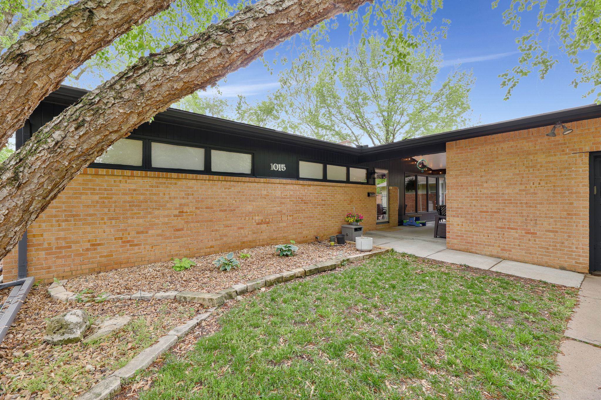 1015 N Stratford Ln, Wichita, Kansas image 4