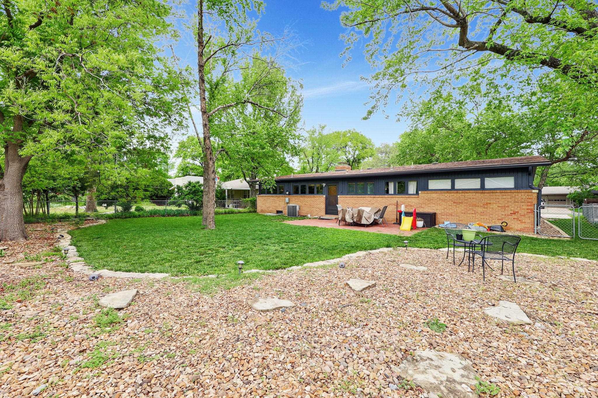 1015 N Stratford Ln, Wichita, Kansas image 34