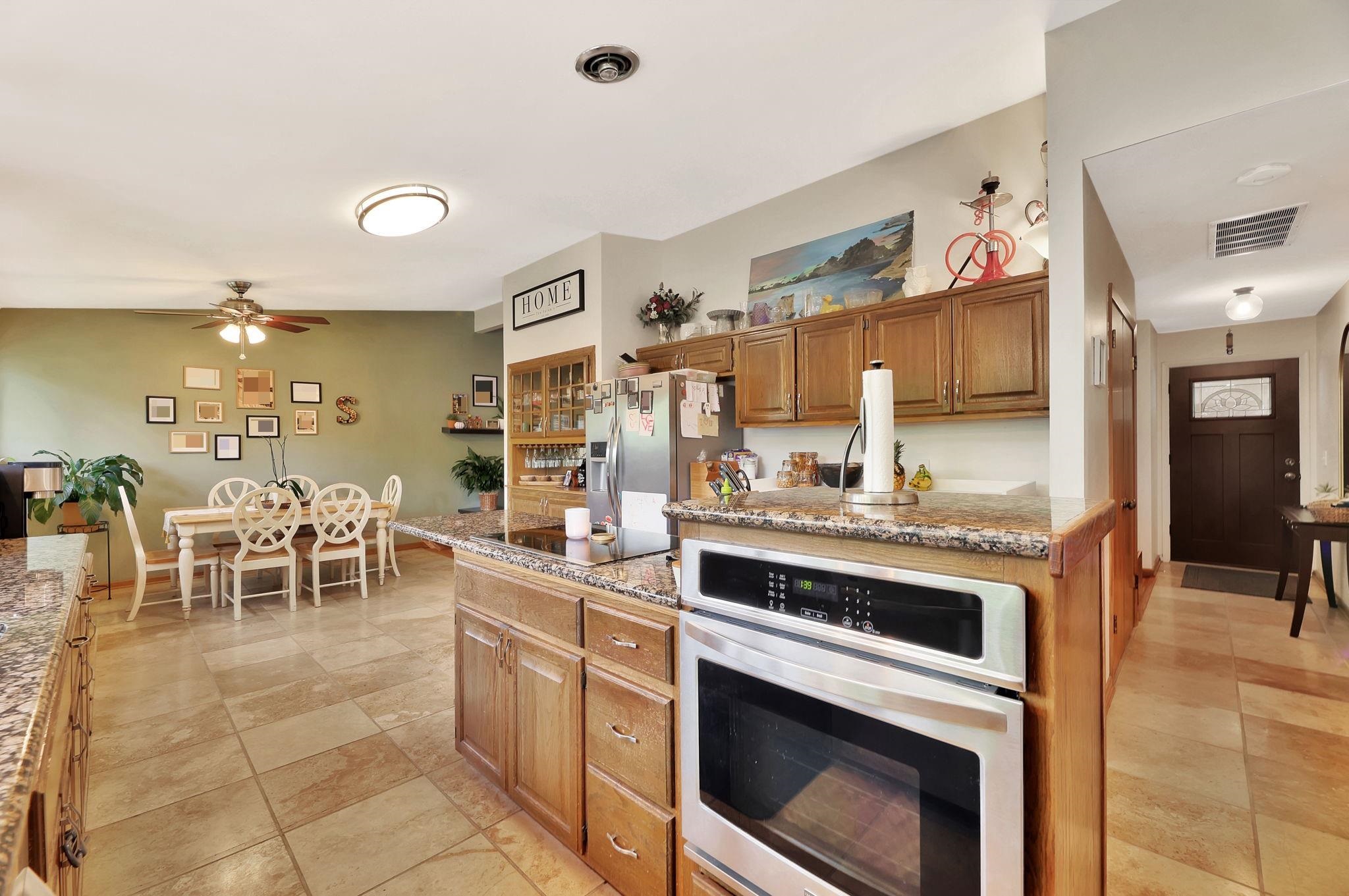 1015 N Stratford Ln, Wichita, Kansas image 10