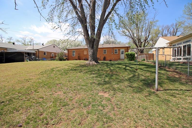 214 Sunset Ave, Haysville, Kansas image 22