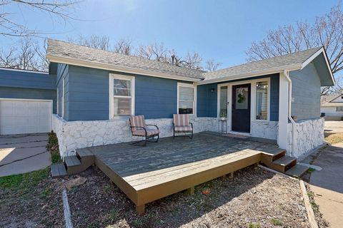 Homes For Sale - 317 E 6th St<br/> Harvey County, Halstead, KS 67056