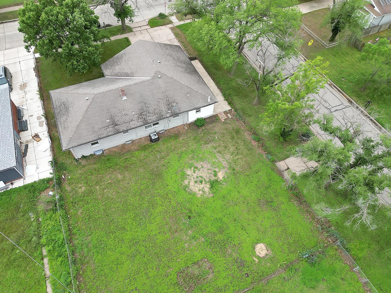 2404 E Skinner St, Wichita, Virginia image 4