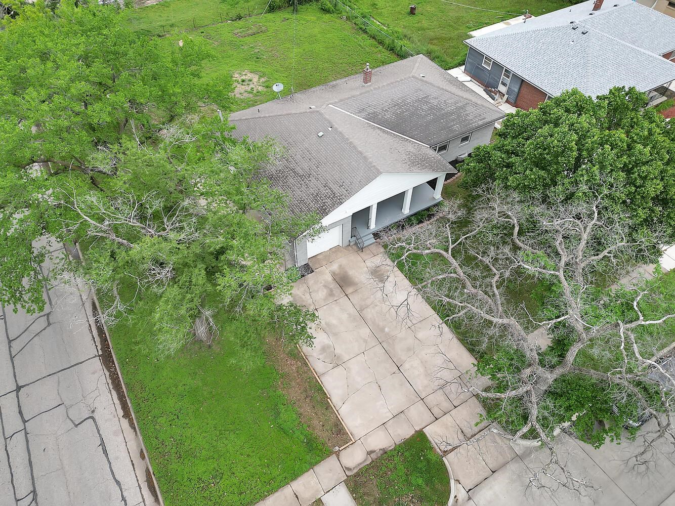 2404 E Skinner St, Wichita, Virginia image 3