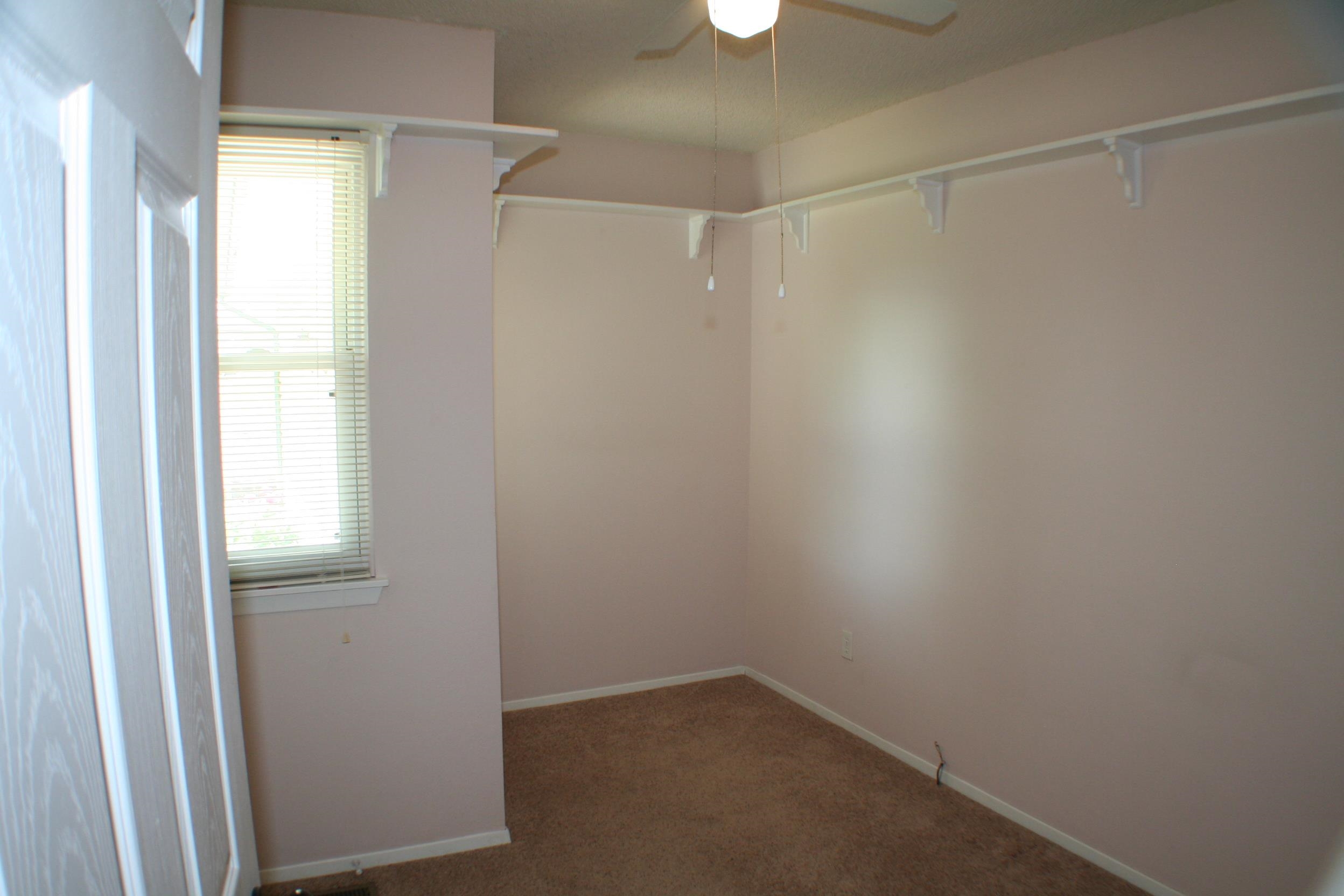 601 E Freeman Ave, Haysville, Kansas image 11