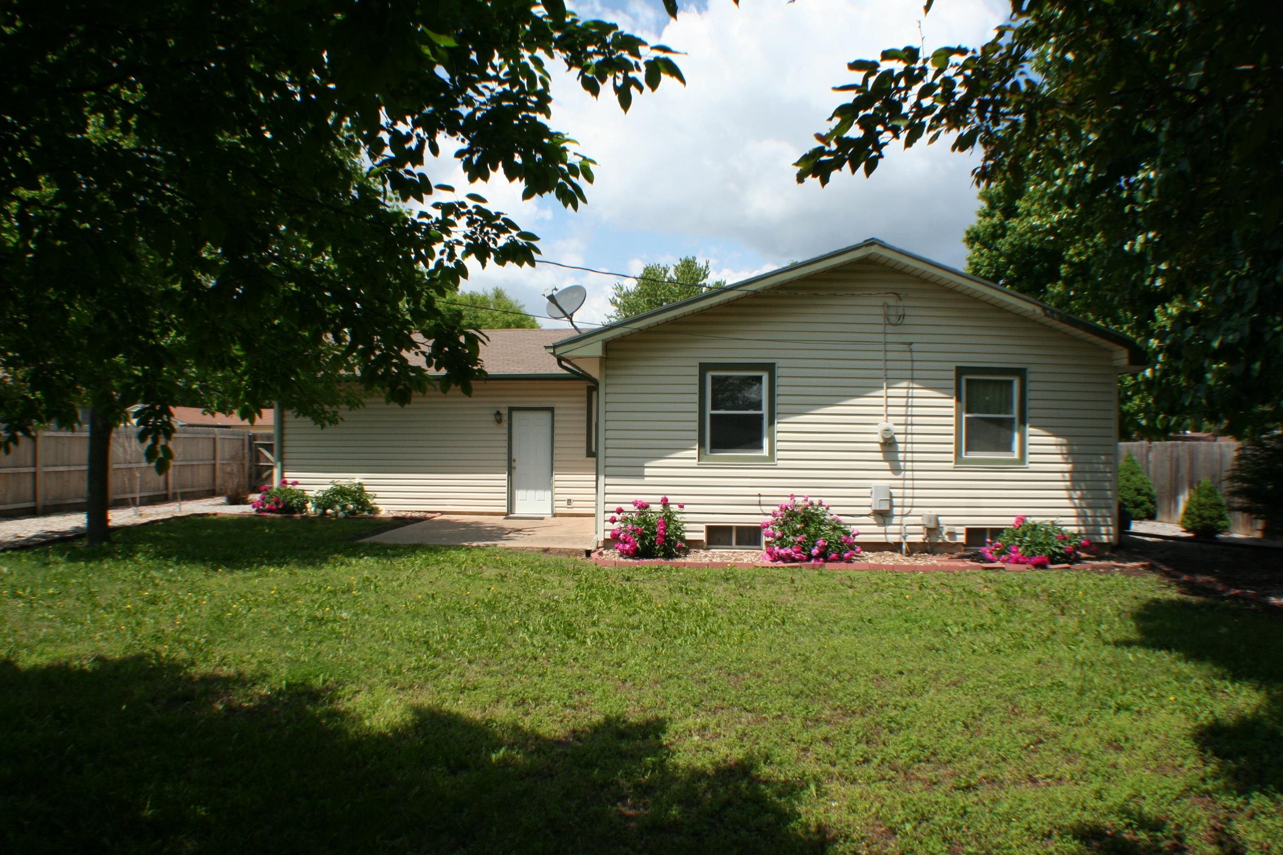 601 E Freeman Ave, Haysville, Kansas image 24