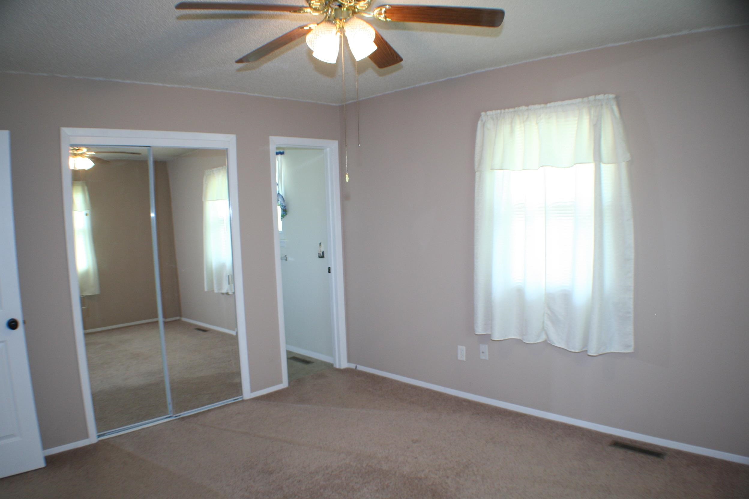 601 E Freeman Ave, Haysville, Kansas image 9