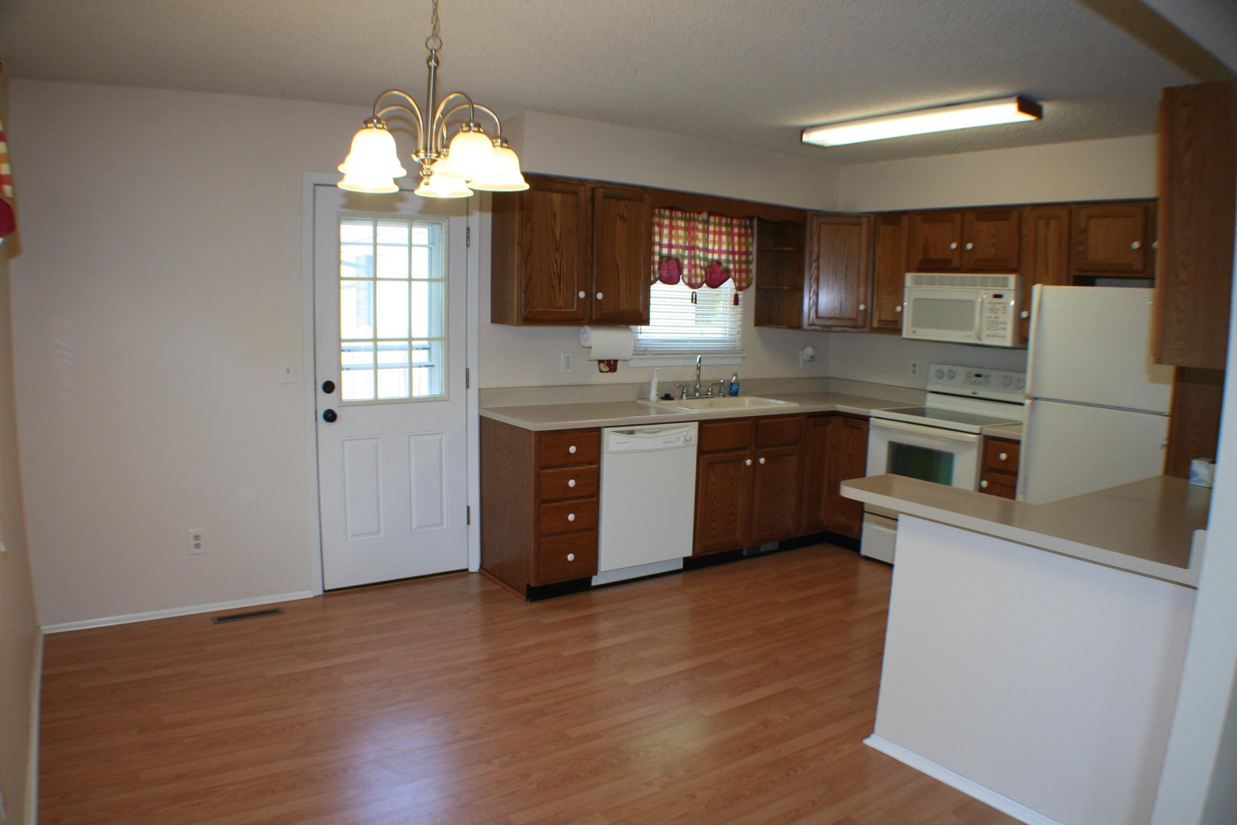 601 E Freeman Ave, Haysville, Kansas image 5