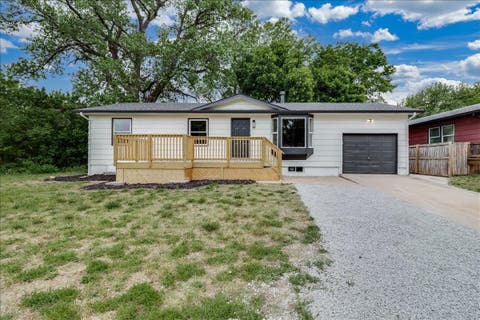 Homes For Sale - 305 Central Ave<br/> Newton, KS 67114