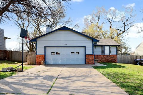 Homes For Sale - 103 W Rockwood Blvd<br/> Mulvane, KS 67110