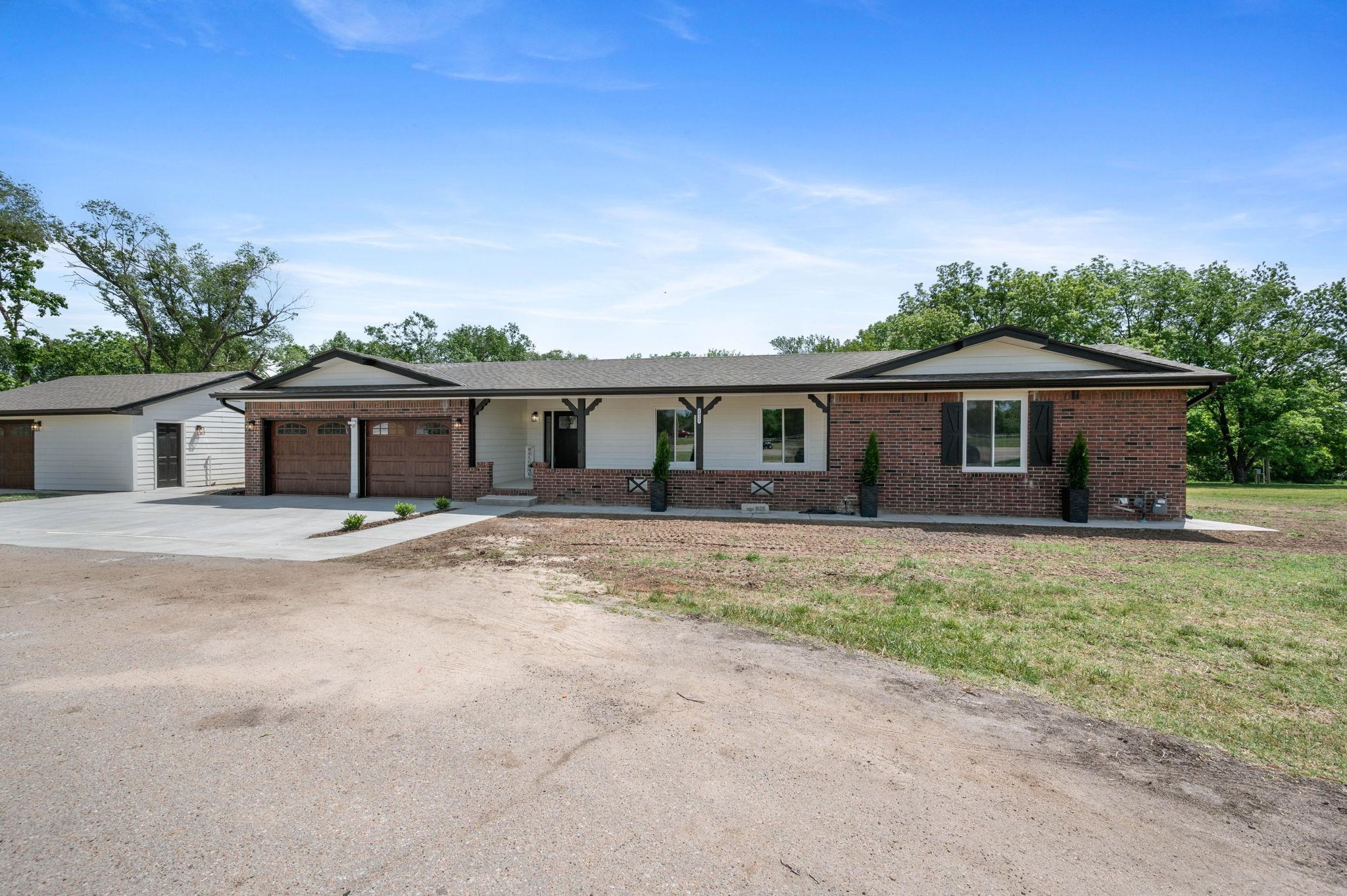 1522 S Andover Rd, Andover, Kansas image 2