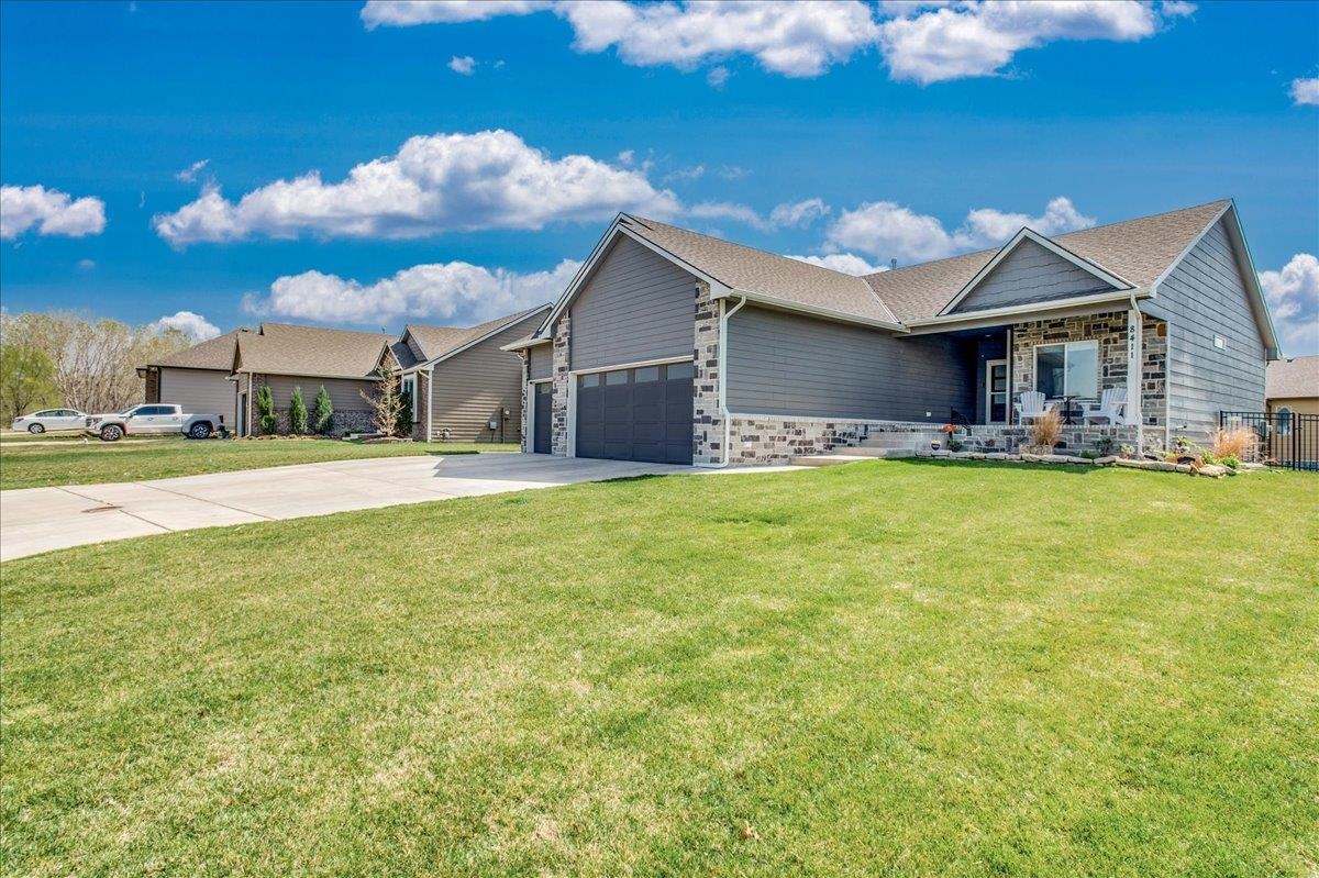 8411 W Coral St, Maize, Kansas image 2