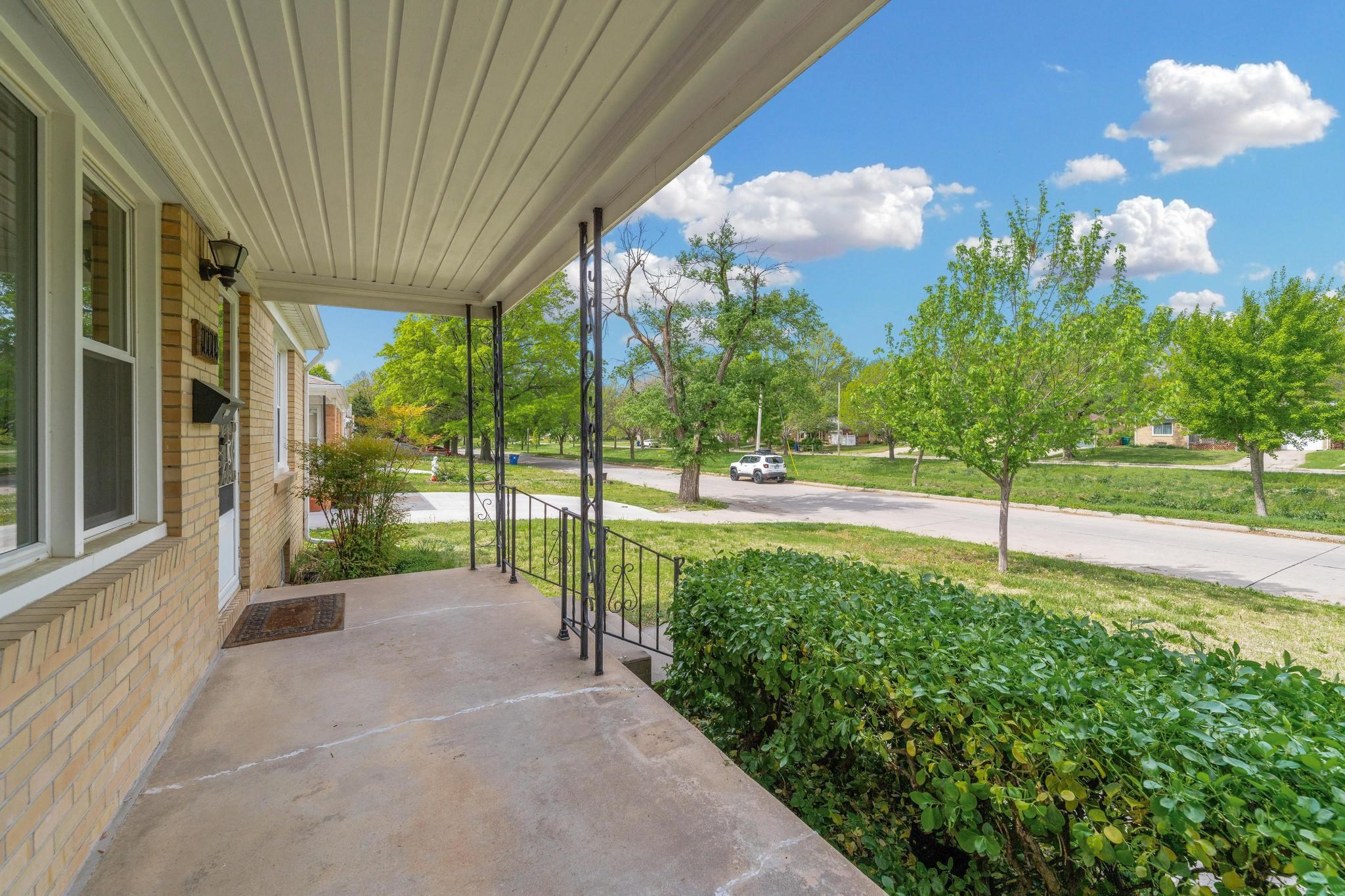 1114 S Fabrique Dr, Wichita, Kansas image 4