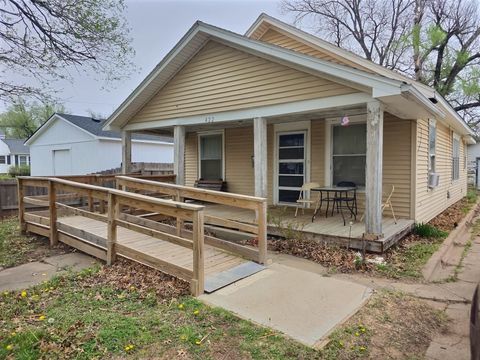 Homes For Sale - 422 N Topeka St<br/> Butler County, El Dorado, KS 67042