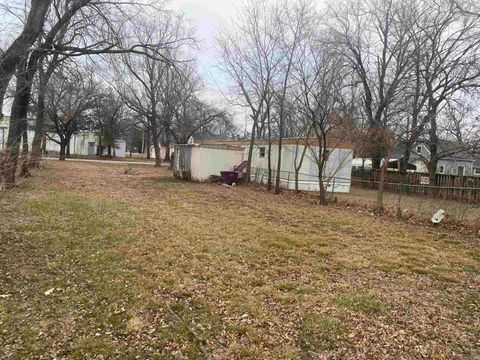 Vacant Land For Sale - 323 N Washington St<br/> Belle Plaine, KS 67013