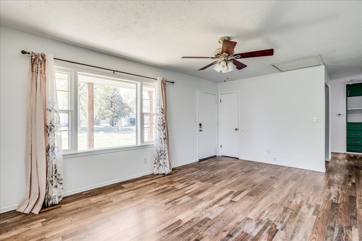 400 W Hollywood St, Wichita, Kansas image 7