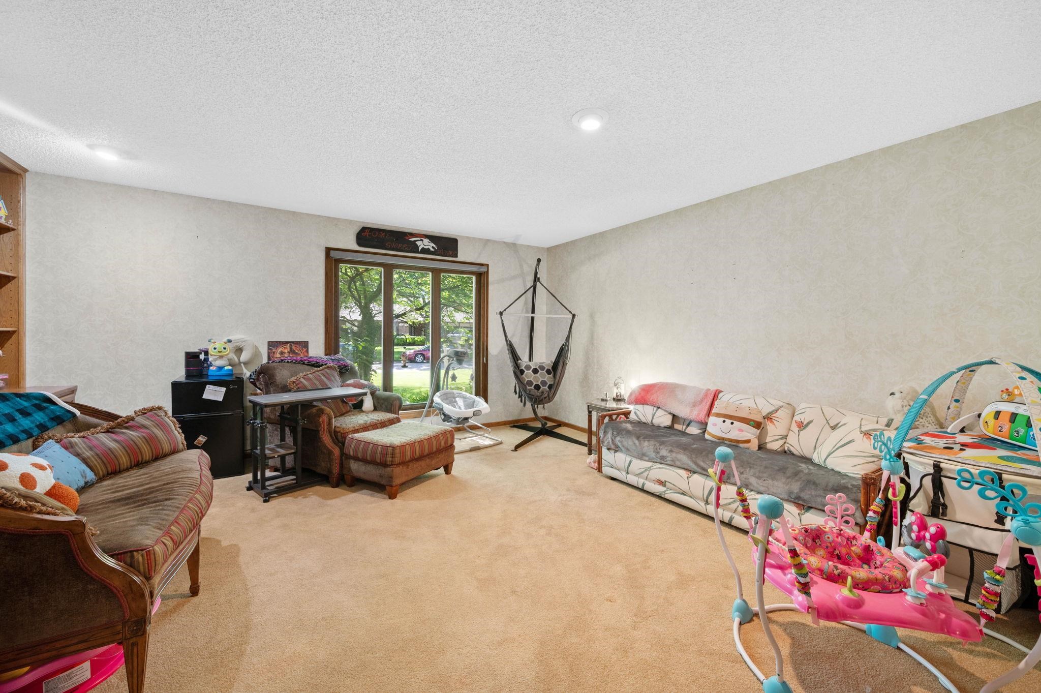 607 S Partridge Ln, Derby, Virginia image 10
