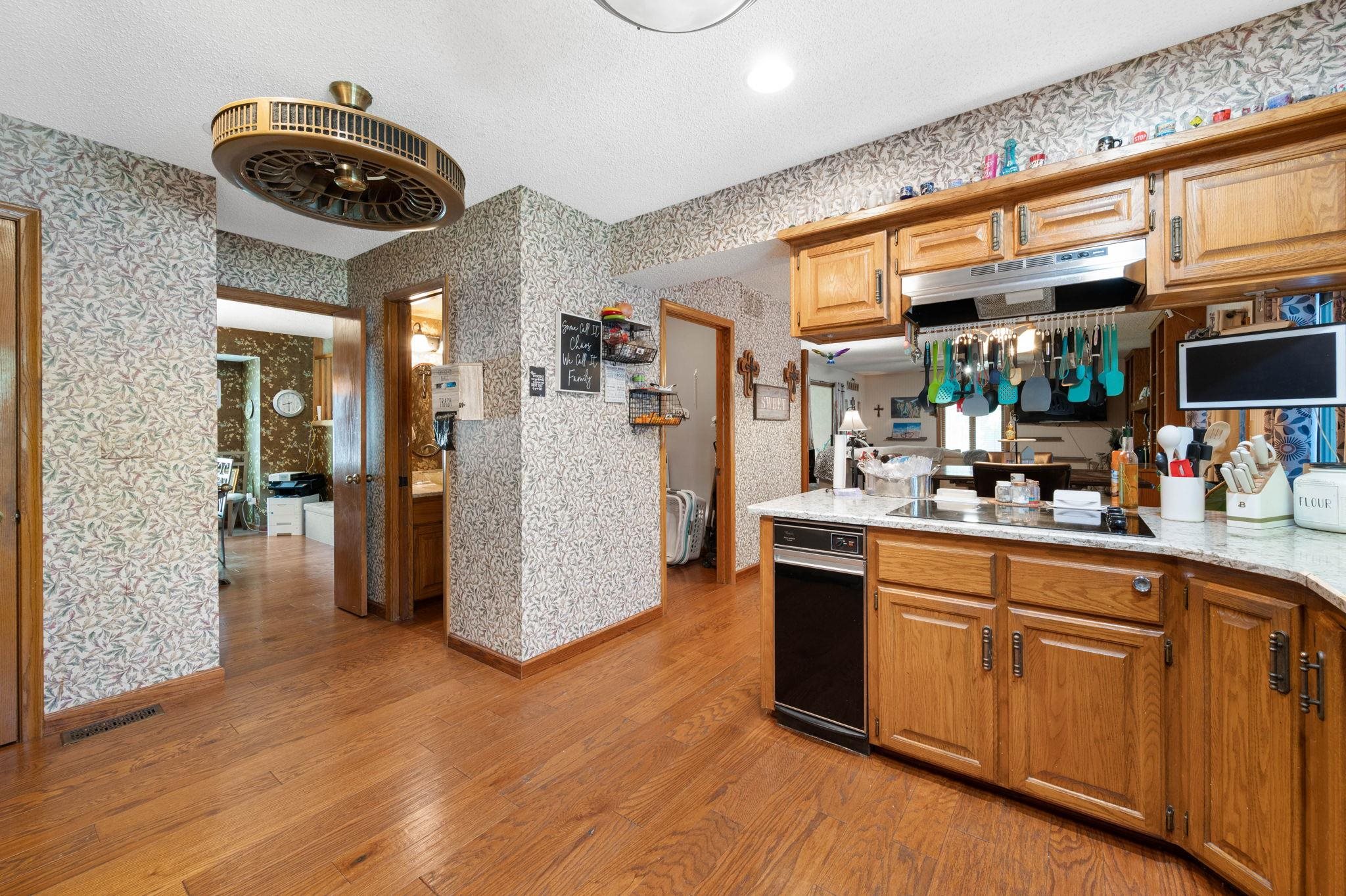 607 S Partridge Ln, Derby, Virginia image 15