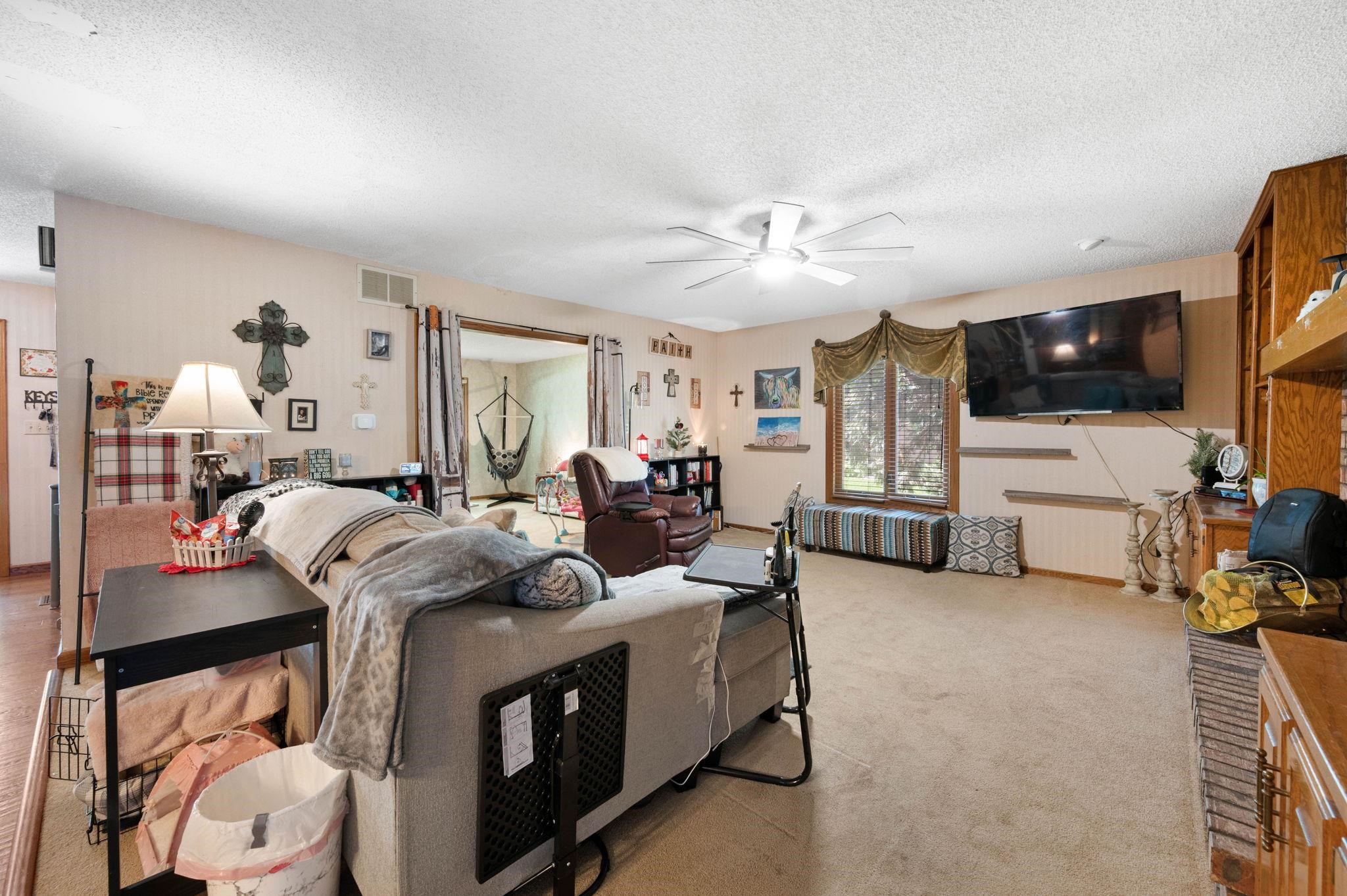 607 S Partridge Ln, Derby, Virginia image 6