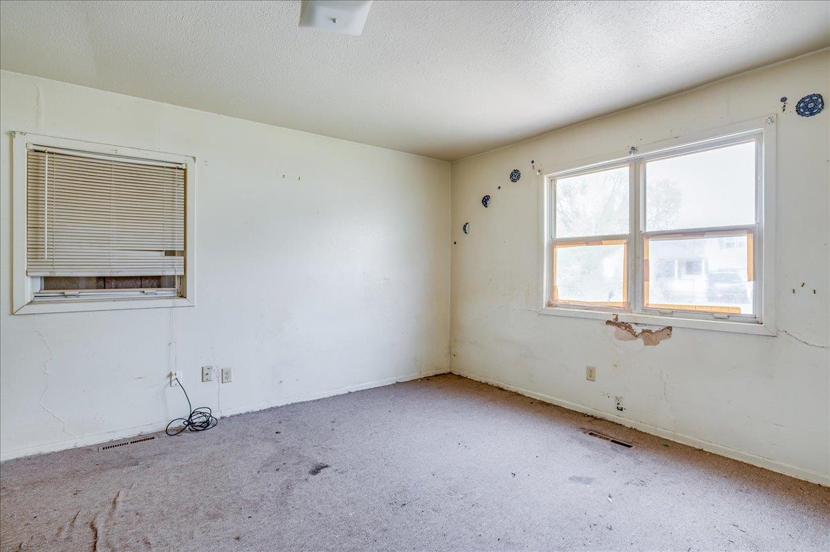 2027 E Mossman Ave, Wichita, Kansas image 8