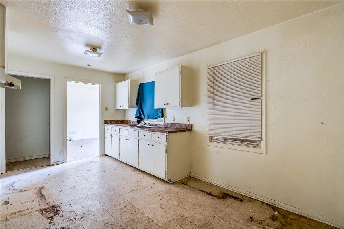 2027 E Mossman Ave, Wichita, Kansas image 4