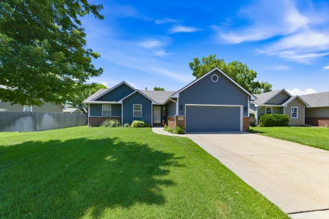 Homes For Sale - 2711 N Parkdale St<br/> Sedgwick County, Wichita, KS 67205