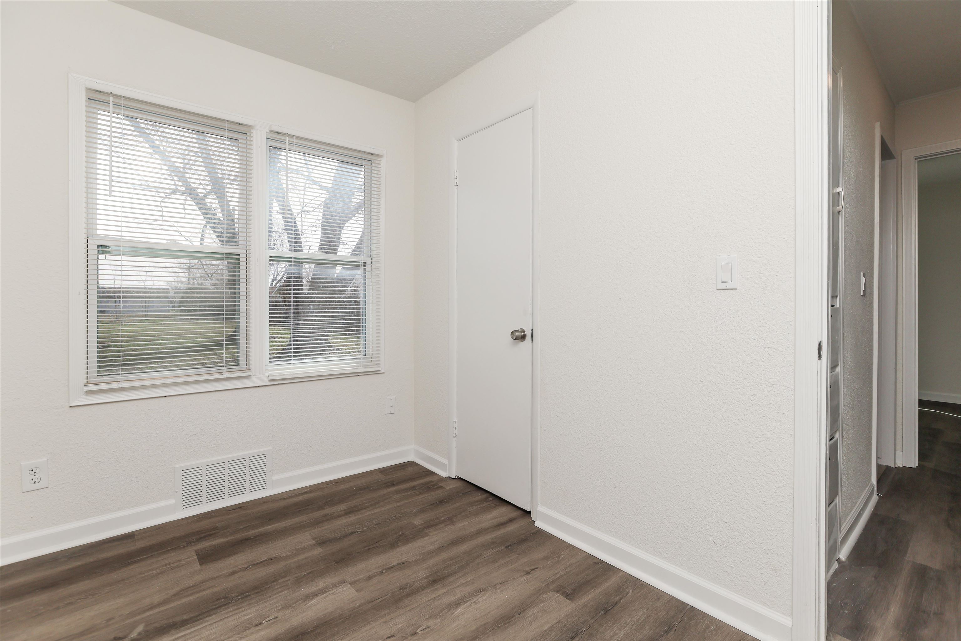 3242 S Waco Ave, Wichita, Kansas image 12