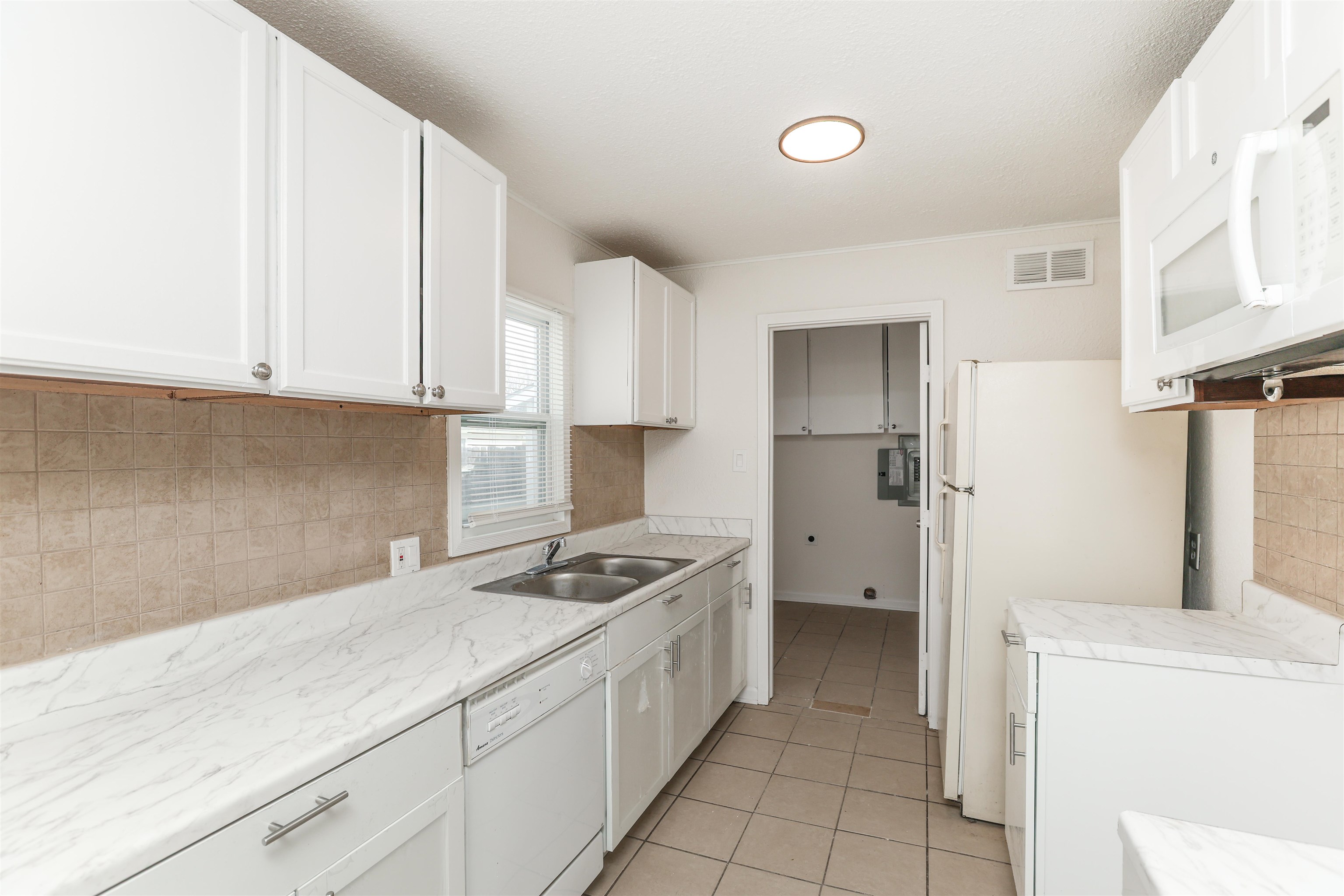 3242 S Waco Ave, Wichita, Kansas image 7