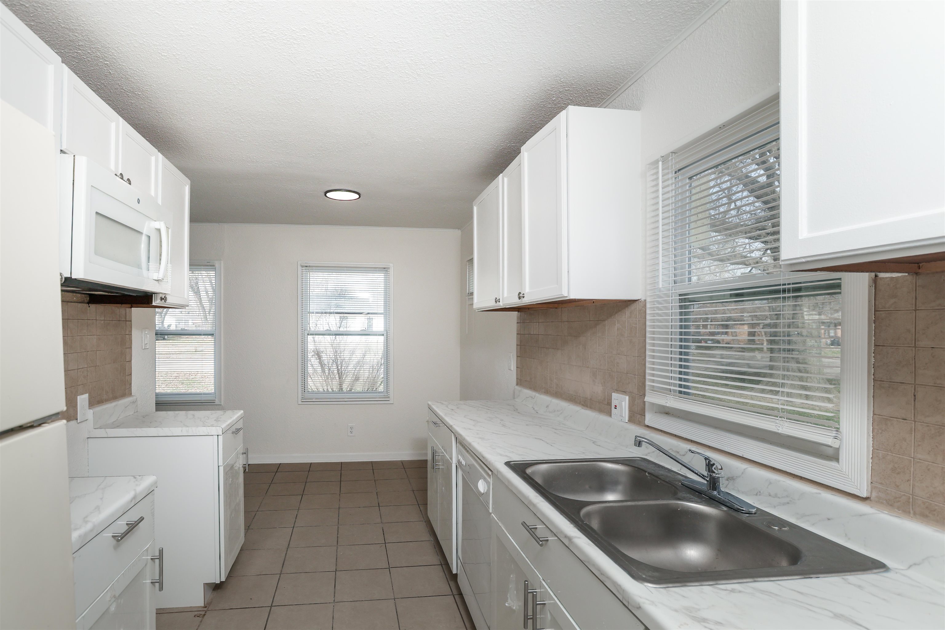 3242 S Waco Ave, Wichita, Kansas image 8