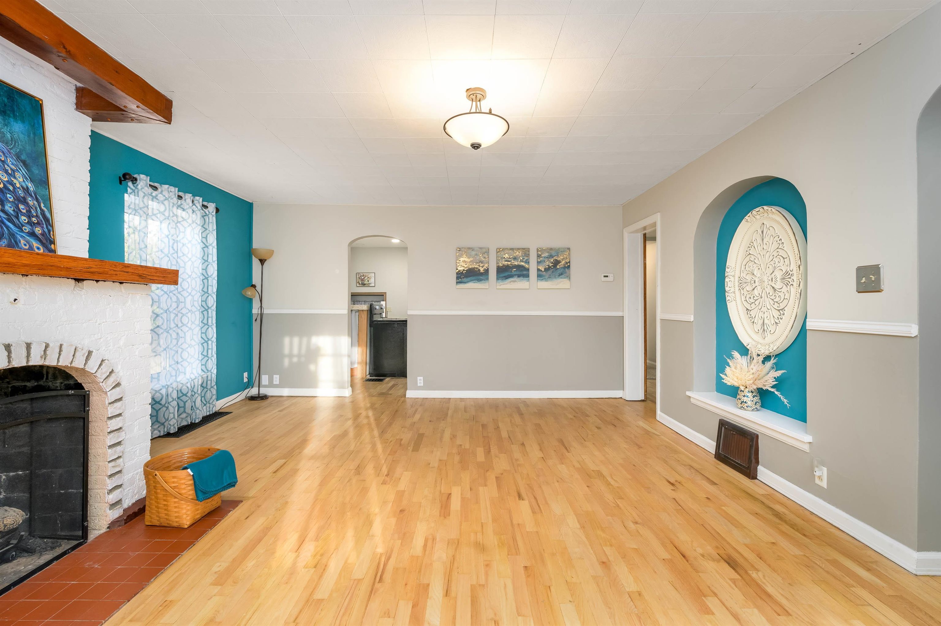 Augusta, Kansas 67010, United States, 4 Bedrooms Bedrooms, ,2 BathroomsBathrooms,Residential,Pending,63662