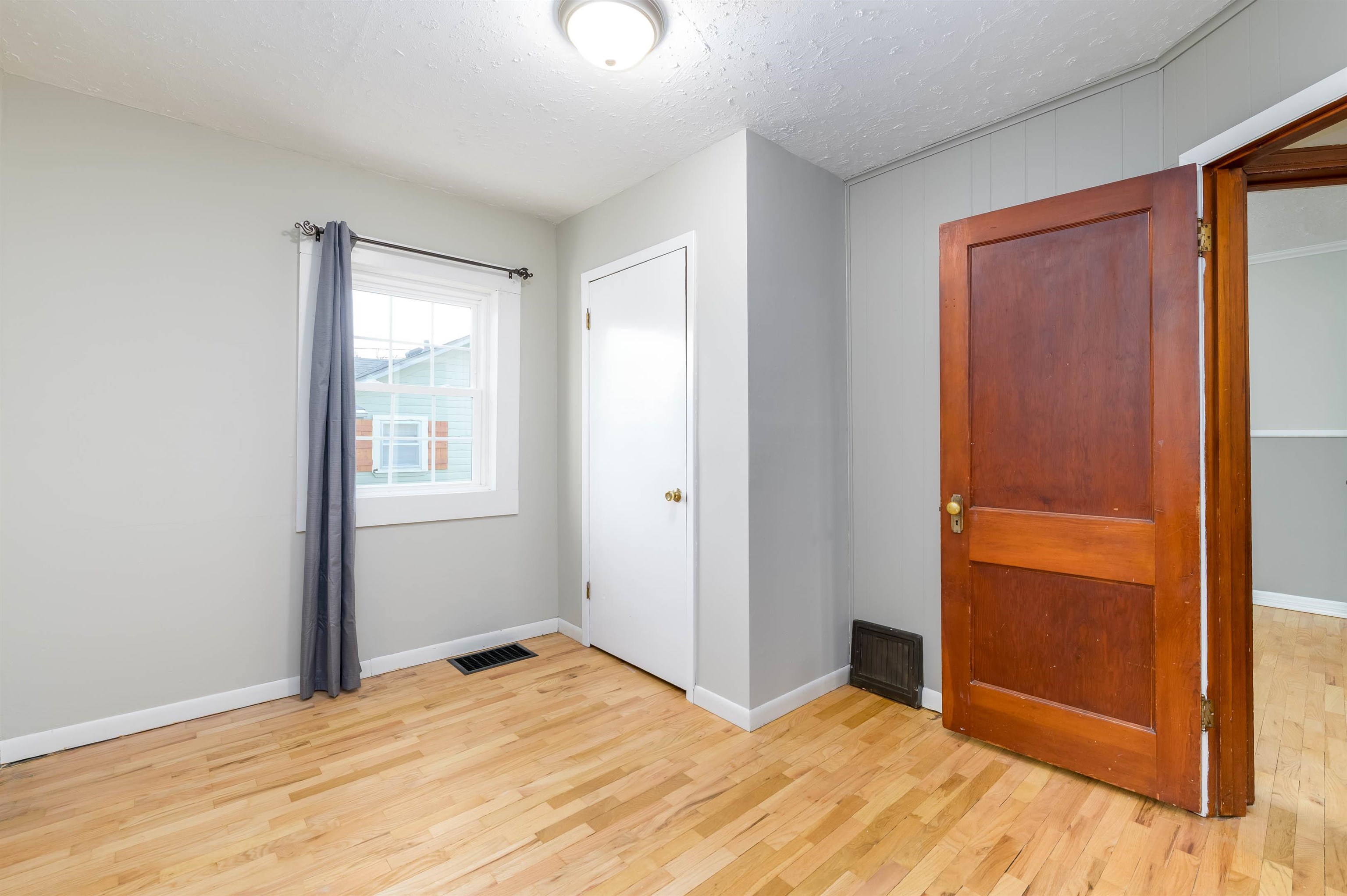 Augusta, Kansas 67010, United States, 4 Bedrooms Bedrooms, ,2 BathroomsBathrooms,Residential,Pending,63662