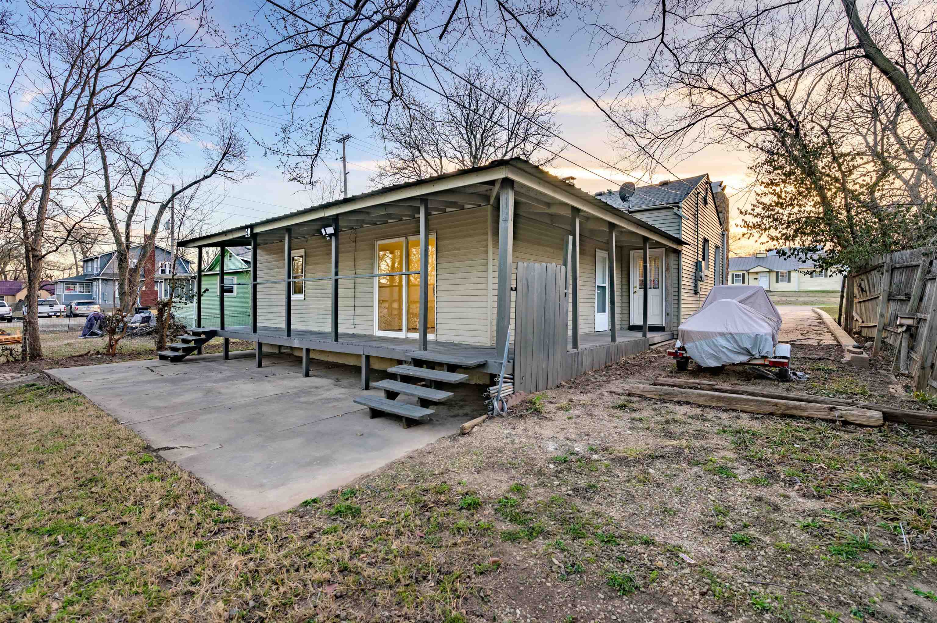 Augusta, Kansas 67010, United States, 4 Bedrooms Bedrooms, ,2 BathroomsBathrooms,Residential,Pending,63662