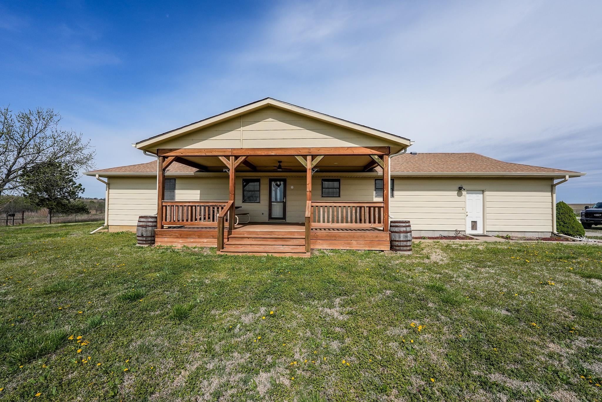 1346 110th St, Eureka, Kansas image 2