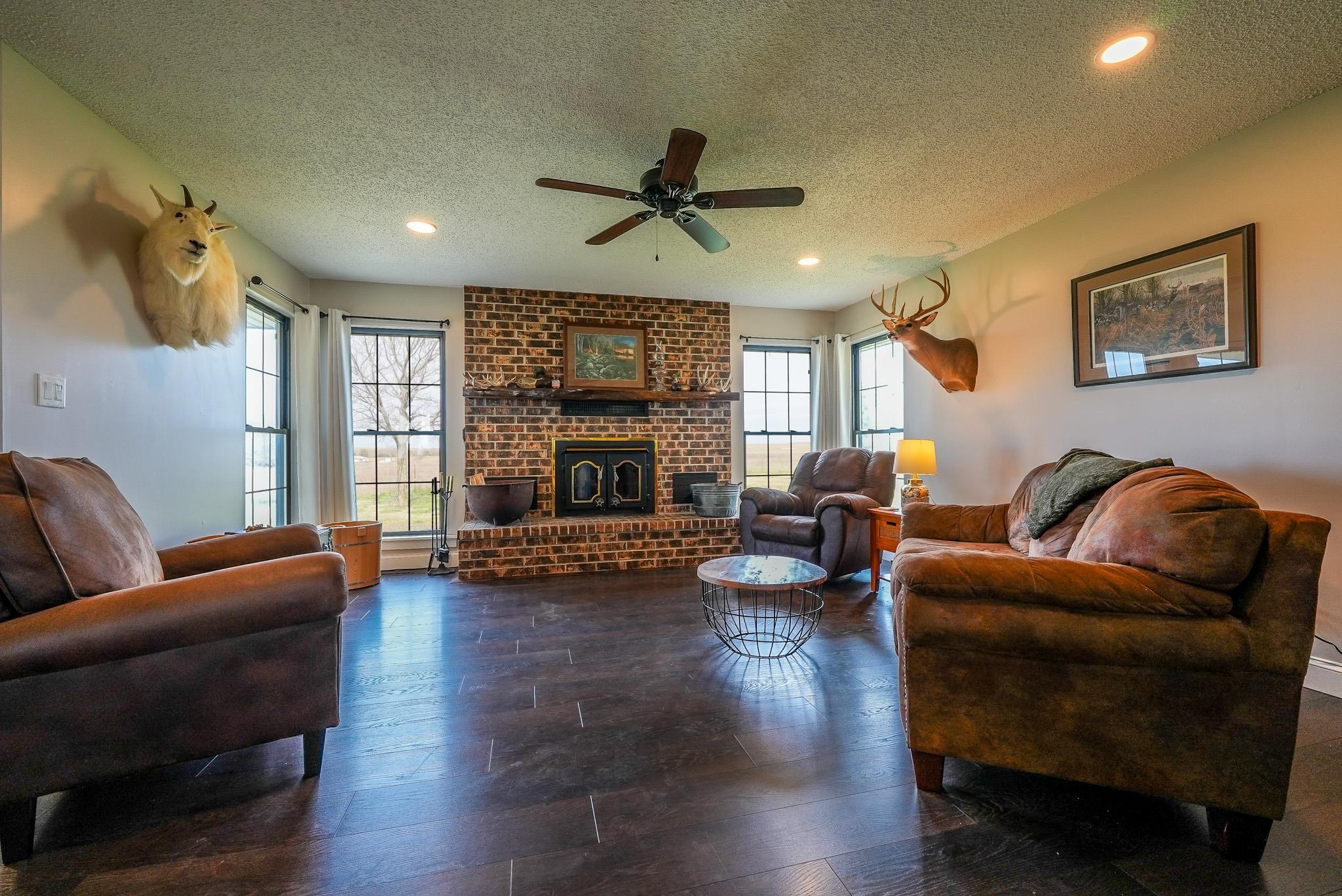 1346 110th St, Eureka, Kansas image 3