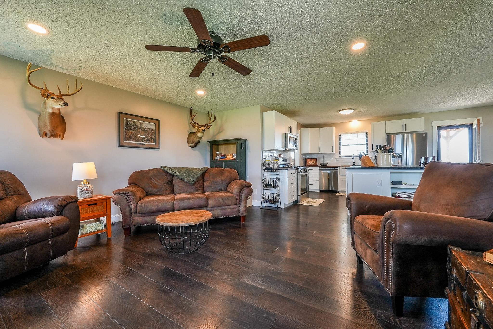 1346 110th St, Eureka, Kansas image 4