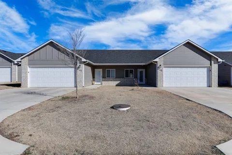 114 E Santa Fe Cir, Mulvane, KS MLS: 652461
