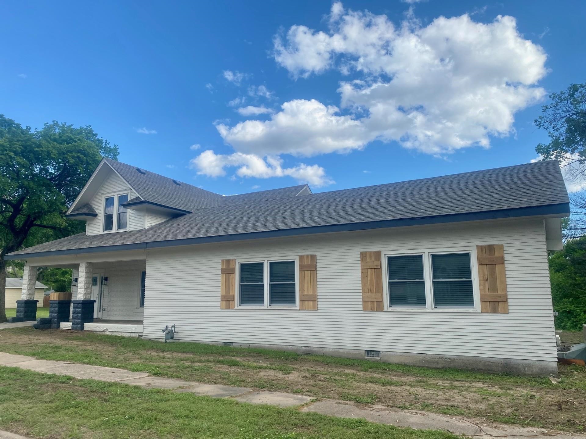 221 W 2nd Ave, Belle Plaine, Kansas image 4